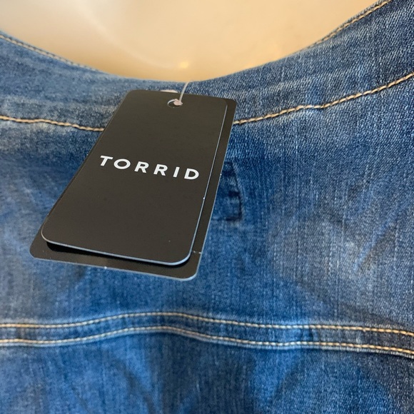 NWT torrid size 3 collarless cropped denim jacket - Picture 11 of 11